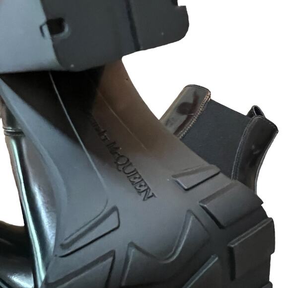 Alexander McQueen Tread Heeled Patent Leather Chelsea Boot NEW EU 36.5 US 6.5 - Picture 12 of 14